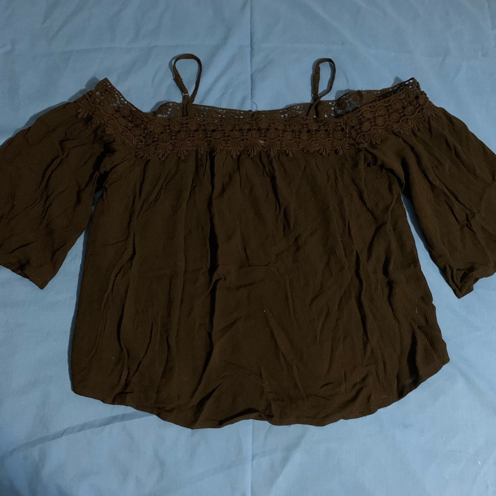 Black Off Shoulder Cropped Flowy Top Small